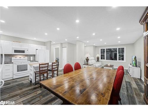 12 Riverdale Drive, Wasaga Beach, ON - Indoor Photo Showing Dining Room