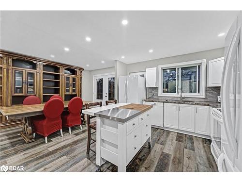 12 Riverdale Drive, Wasaga Beach, ON - Indoor Photo Showing Kitchen