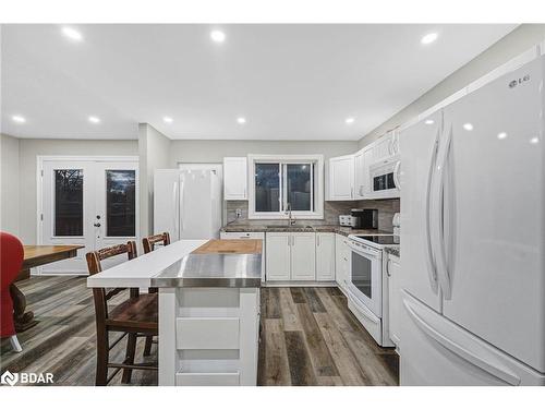 12 Riverdale Drive, Wasaga Beach, ON - Indoor Photo Showing Kitchen With Double Sink