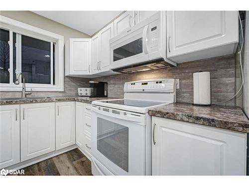 12 Riverdale Drive, Wasaga Beach, ON - Indoor Photo Showing Kitchen