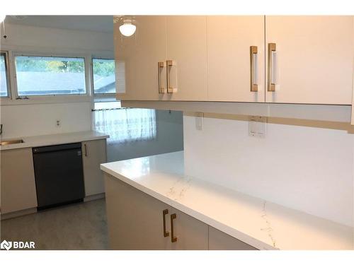 9 Stanley Park Drive, Belleville, ON - Indoor Photo Showing Kitchen