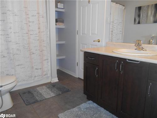 3-318 Little Avenue, Barrie, ON - Indoor Photo Showing Bathroom