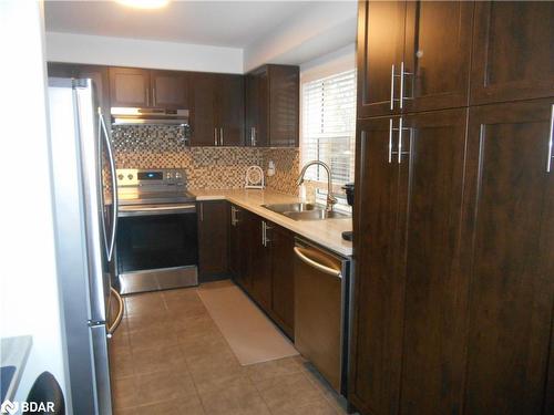 3-318 Little Avenue, Barrie, ON - Indoor Photo Showing Kitchen With Double Sink With Upgraded Kitchen