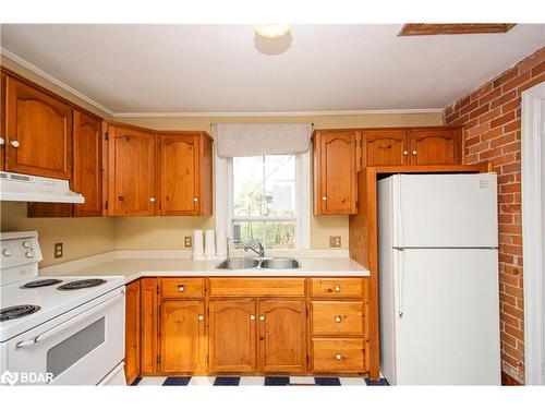 77 Dublin Street S, Guelph, ON - Indoor Photo Showing Kitchen With Double Sink