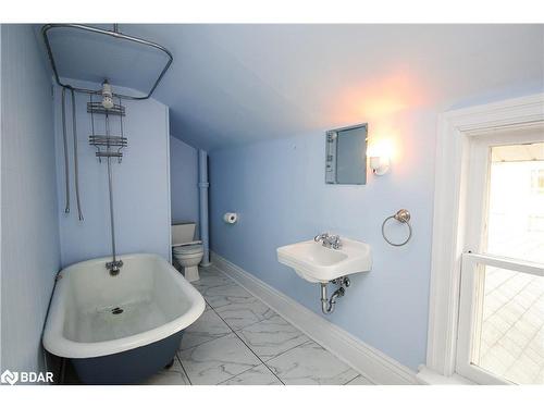 77 Dublin Street S, Guelph, ON - Indoor Photo Showing Bathroom