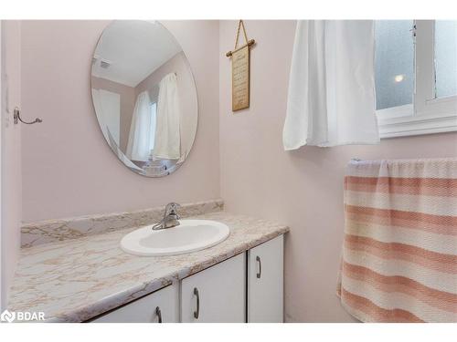 14 Western Avenue, Innisfil, ON - Indoor Photo Showing Bathroom