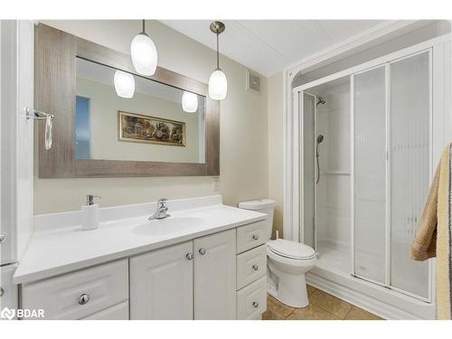 14 Western Avenue, Innisfil, ON - Indoor Photo Showing Bathroom