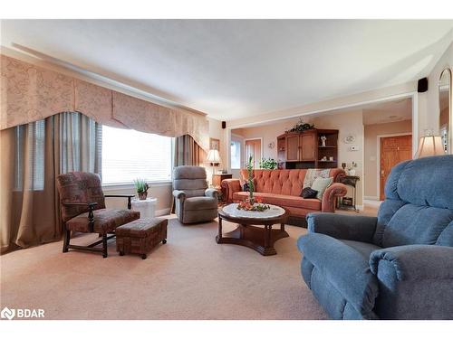 7 Seaforth Street, Barrie, ON - Indoor Photo Showing Living Room