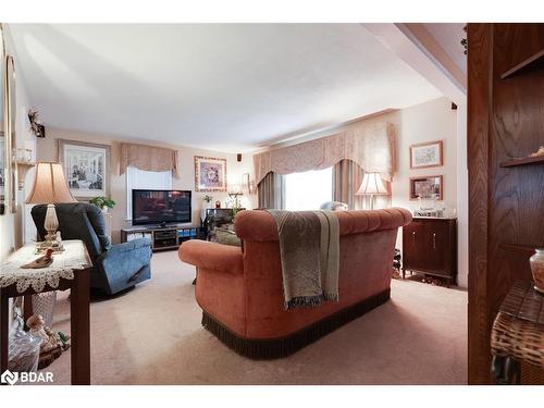 7 Seaforth Street, Barrie, ON - Indoor Photo Showing Living Room With Fireplace