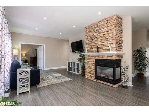 78 Fairway Crescent, Wasaga Beach, ON - Indoor Photo Showing Living Room With Fireplace