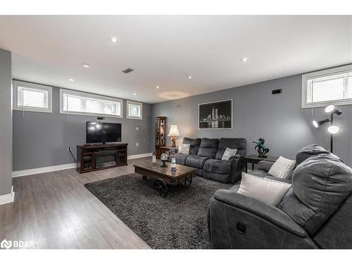 78 Fairway Crescent, Wasaga Beach, ON - Indoor Photo Showing Living Room