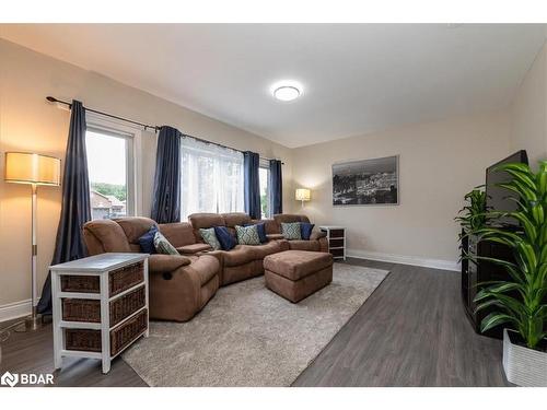 78 Fairway Crescent, Wasaga Beach, ON - Indoor Photo Showing Living Room