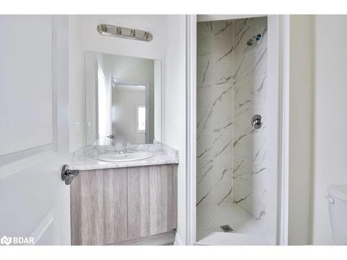 24 Cottonwood Street, Anten Mills, ON - Indoor Photo Showing Bathroom