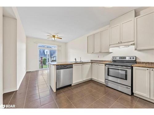 13 Appalachian Trail, Wasaga Beach, ON - Indoor Photo Showing Kitchen