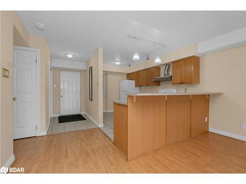 5-30 Mulligan Lane, Wasaga Beach, ON - Indoor Photo Showing Kitchen