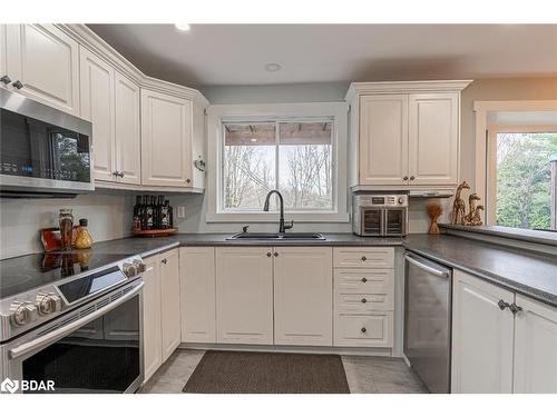 6835 Highway 93, Tay, ON - Indoor Photo Showing Kitchen With Double Sink