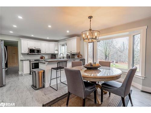 6835 Highway 93, Tay, ON - Indoor Photo Showing Dining Room