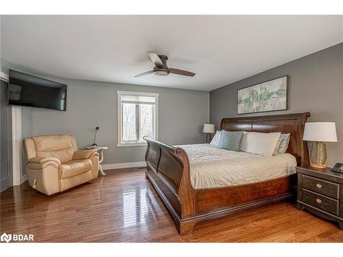 6835 Highway 93, Tay, ON - Indoor Photo Showing Bedroom