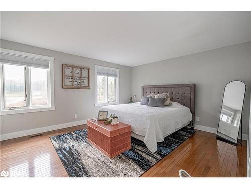 6835 Highway 93, Tay, ON - Indoor Photo Showing Bedroom