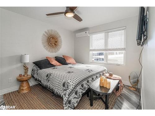 6835 Highway 93, Tay, ON - Indoor Photo Showing Bedroom