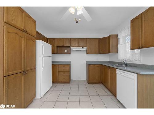 74 Buchanan Street, Barrie, ON - Indoor Photo Showing Kitchen