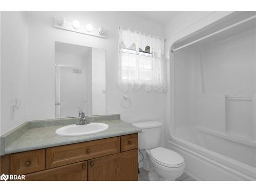 74 Buchanan Street, Barrie, ON - Indoor Photo Showing Bathroom