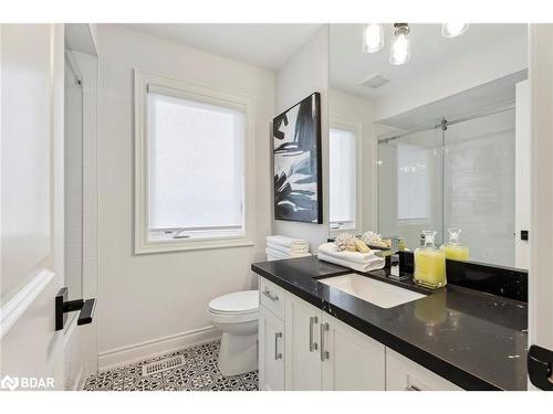 1 Alan Williams Trail, Uxbridge, ON - Indoor Photo Showing Bathroom