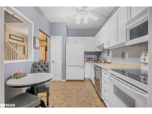 70 Bruce Crescent, Barrie, ON - Indoor Photo Showing Kitchen