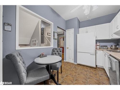 70 Bruce Crescent, Barrie, ON - Indoor Photo Showing Kitchen