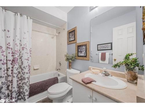 70 Bruce Crescent, Barrie, ON - Indoor Photo Showing Bathroom