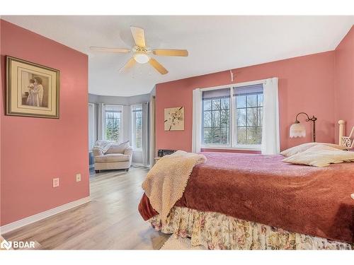 70 Bruce Crescent, Barrie, ON - Indoor Photo Showing Bedroom