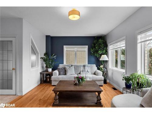 36 Stapleton Place, Barrie, ON - Indoor Photo Showing Living Room