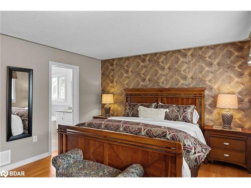 36 Stapleton Place, Barrie, ON - Indoor Photo Showing Bedroom