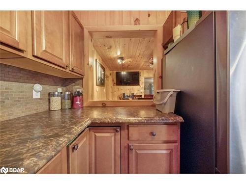 1601 Penetanguishene Road, Barrie, ON - Indoor Photo Showing Kitchen