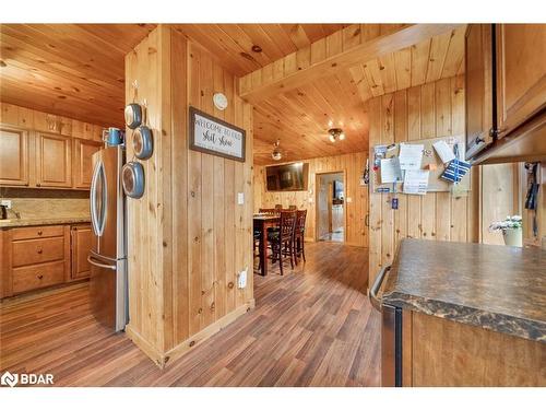 1601 Penetanguishene Road, Barrie, ON - Indoor Photo Showing Kitchen