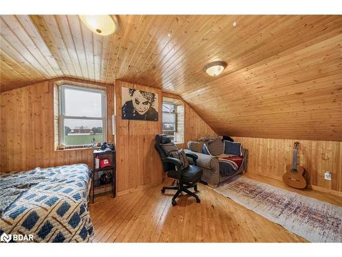 1601 Penetanguishene Road, Barrie, ON - Indoor Photo Showing Bedroom