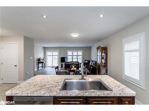 11 Charlie Rawson Boulevard, Victoria Harbour, ON - Indoor Photo Showing Kitchen