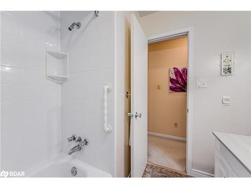 63 Bronte Crescent, Barrie, ON - Indoor Photo Showing Bathroom