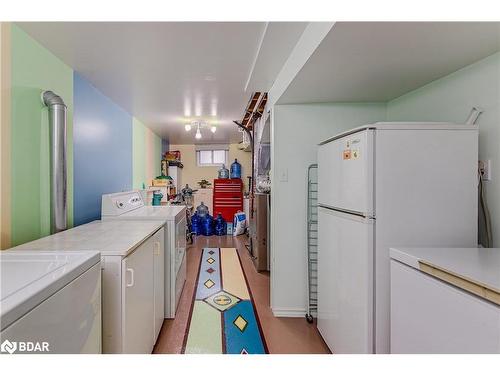 63 Bronte Crescent, Barrie, ON - Indoor Photo Showing Laundry Room