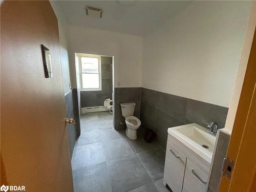 39 Poyntz Street, Penetanguishene, ON - Indoor Photo Showing Bathroom