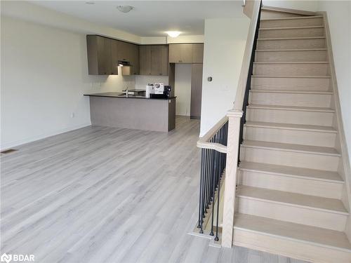 21 Bluebird Lane, Barrie, ON - Indoor Photo Showing Kitchen