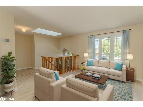 61 Arthur Avenue, Barrie, ON - Indoor Photo Showing Living Room