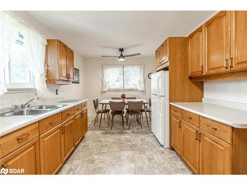 18 Calverley Street, Orillia, ON - Indoor Photo Showing Kitchen With Double Sink