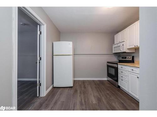 218 Hilda Street, Orillia, ON - Indoor Photo Showing Kitchen