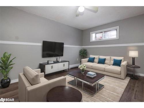 218 Hilda Street, Orillia, ON - Indoor Photo Showing Living Room