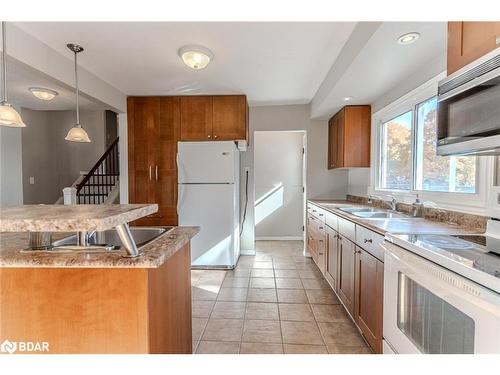 605 Big Bay Point Road, Barrie, ON - Indoor Photo Showing Kitchen With Double Sink