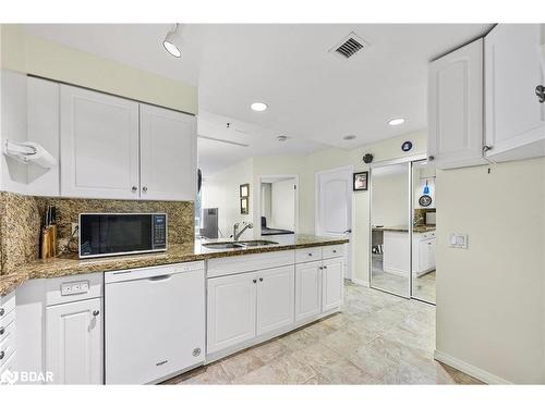 53-74 Ross Street, Barrie, ON - Indoor Photo Showing Kitchen With Double Sink