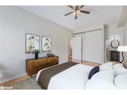 104-181 Collier Street, Barrie, ON - Indoor Photo Showing Bedroom