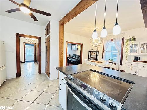 244 13Th Street, Hanover, ON - Indoor Photo Showing Kitchen