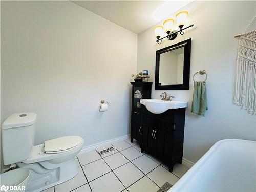 244 13Th Street, Hanover, ON - Indoor Photo Showing Bathroom